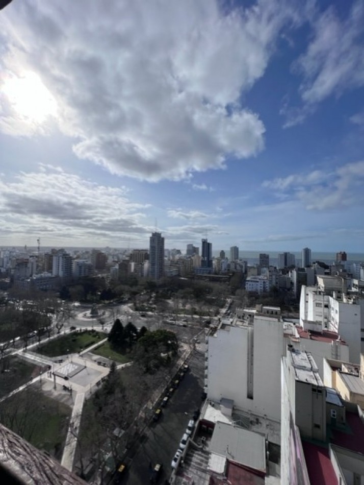 VENTA DEPARTAMENTO DE 3 AMB, BALCON , VISTA PANORAMICA, COCHERA Y BAULERA ,  EN EL POPULAR  EDIFICIO LAFAYETTE