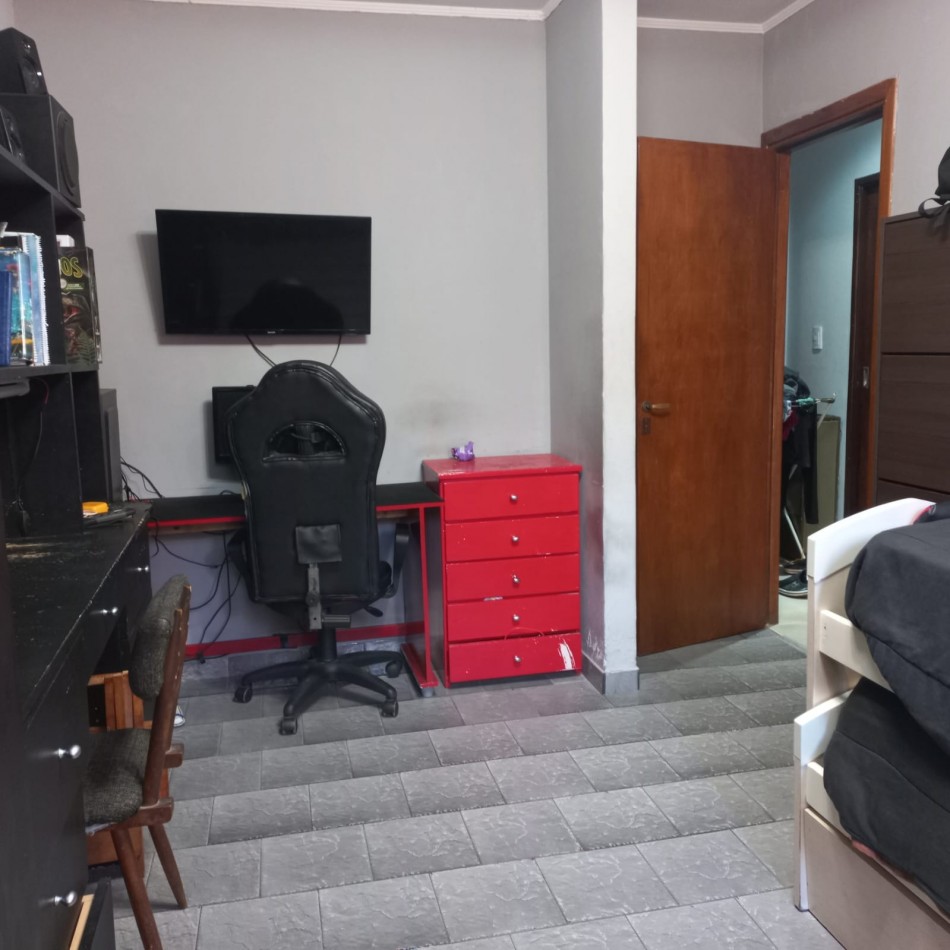 VENTA PH DE TRES AMB TOTALMENTE INDEPENDIENTE CON PATIO 