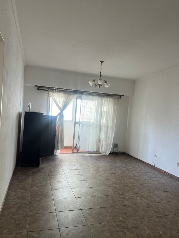 Alquiler anual departamento 4 ambientes zona Cerrito y Solis, 4 amb. balcon y cochera