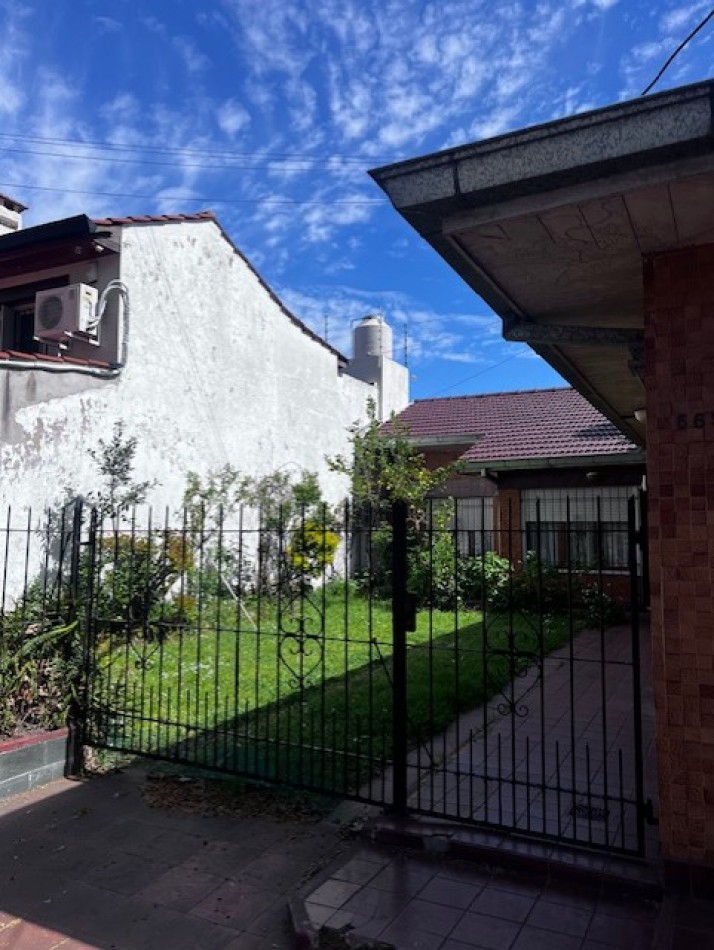 VENTA CHALET DESARROLLADO EN UNA SOLA PLANTA, CON PARQUE Y PATIO,  ZONA NUEVA POMPEYA, a 7 cuadras del mar