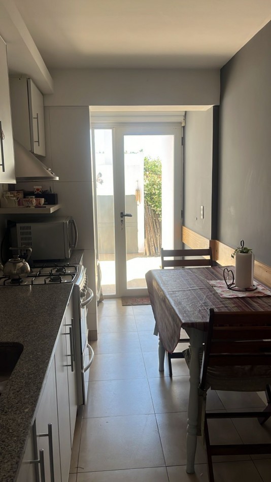 Alquiler por temporada en Mar del Plata. Departamento 2 ambientes con jardin y parrilla