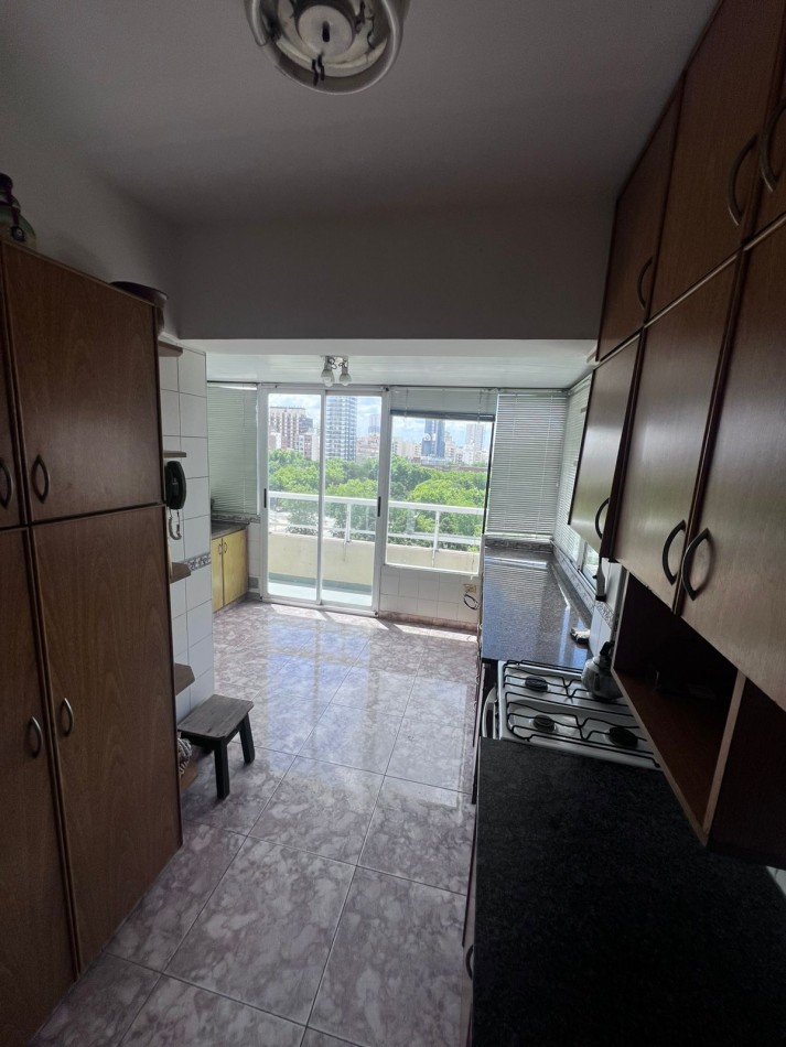 VENTA HERMOSO  DPTO. 3 AMB. Y UNICO EN ZONA Y VISTAS !!!