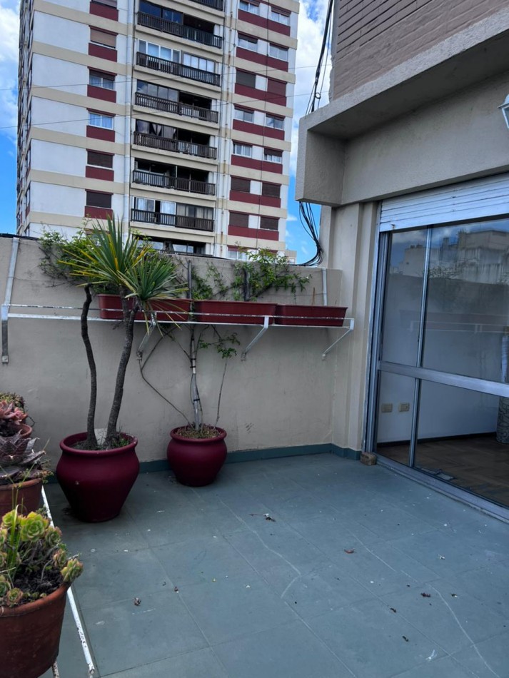 VENTA HERMOSO  DPTO. 3 AMB. Y UNICO EN ZONA Y VISTAS !!!