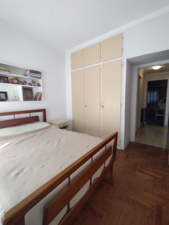 VENTA DEPARTAMENTO, 3 AMB. CON DEPENDENCIAS COMPLETAS, AL FRENTE CON BALCON Y PATIO, ZONA CENTRO !!!!
