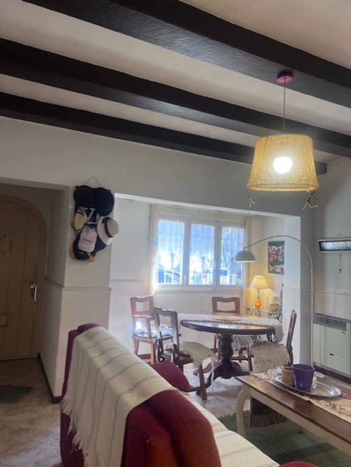 VENTA CHALET ZONA GUEMES, A METROS DEL SHOPPING, CHALET TIPICO MDP, 3 amb. mas dependencias dobles con baño, garaje y patio