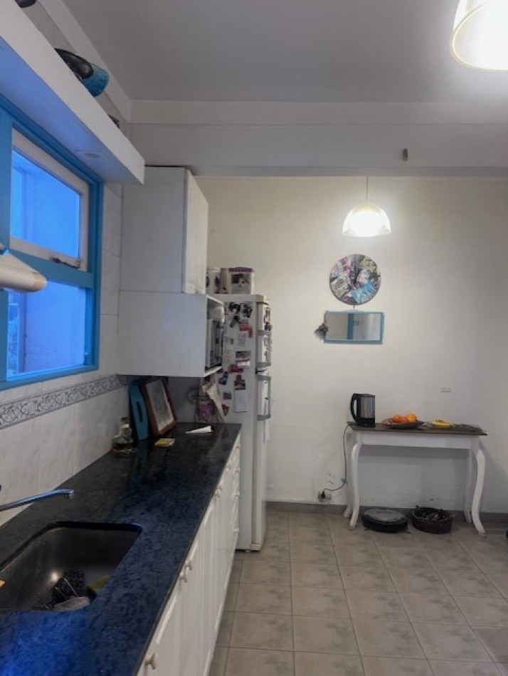 VENTA CHALET ZONA GUEMES, A METROS DEL SHOPPING, CHALET TIPICO MDP, 3 amb. mas dependencias dobles con baño, garaje y patio