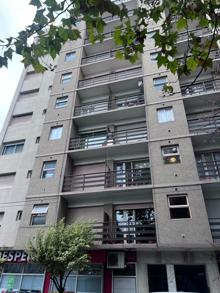 ALQUILER 24 MESES ZONA CENTRO UN AMBIENTE AL FRENTE CON BALCON