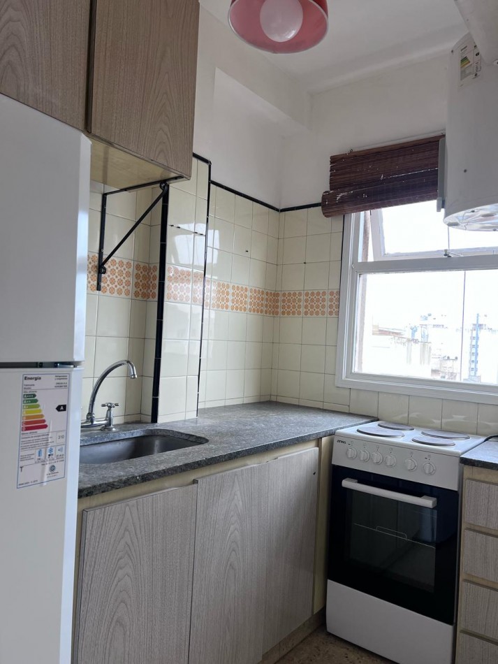 ALQUILER 24 MESES ZONA CENTRO UN AMBIENTE AL FRENTE CON BALCON