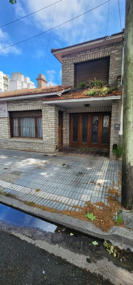VENTA EN BLOCK, CHALET + PH ATRAS, A RECICLAR ABSOLUTAMENTE, O DEMOLICION APTO EDIFICIO