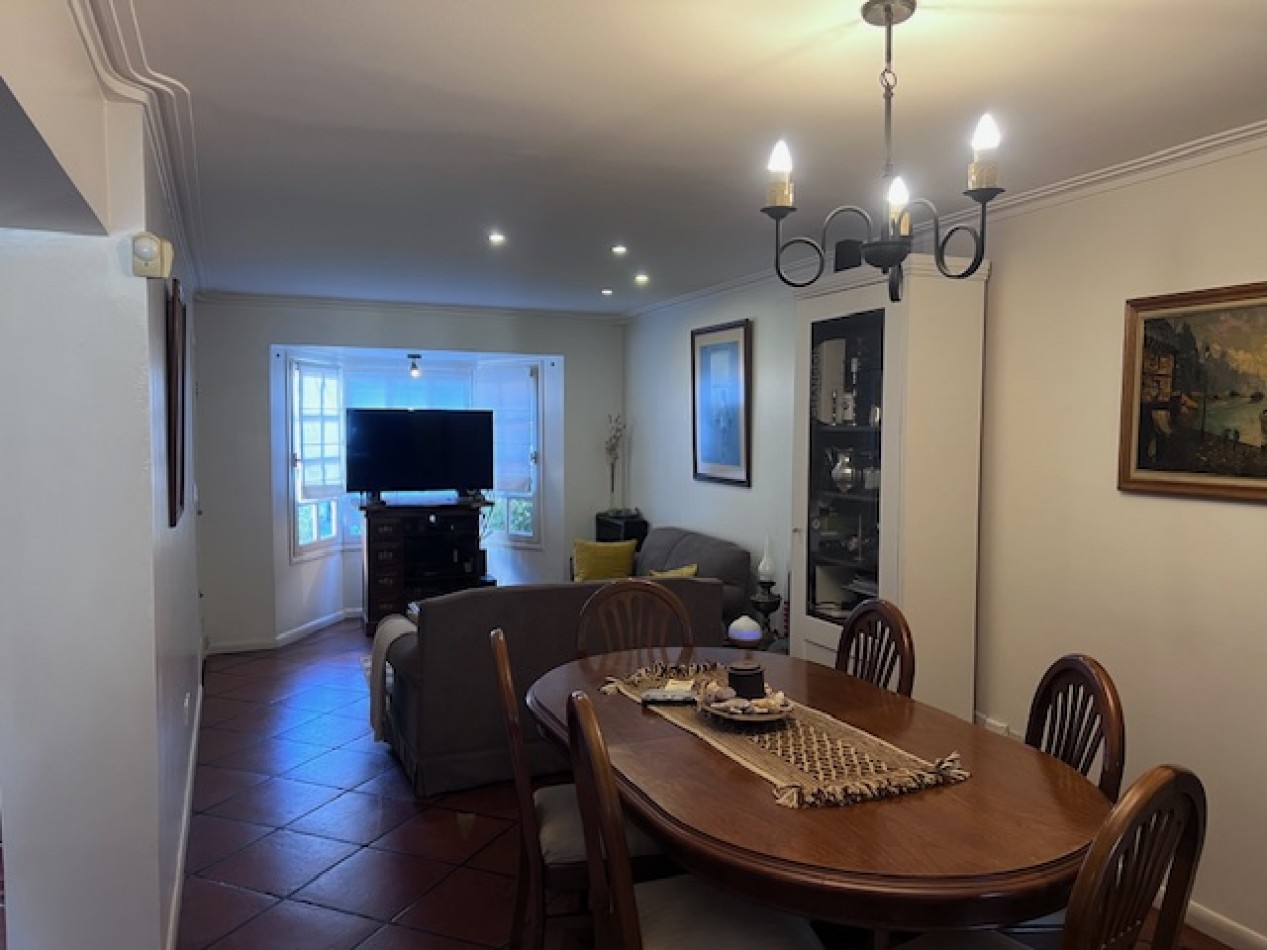 VENTA EN ZONA LOS PINARES, HERMOSO CHALET DE 4 DORMITORIOS, GARAGE, QUINCHO PARQUE Y PISCINA, IMPECABLE ESTADO Y CALIDAD