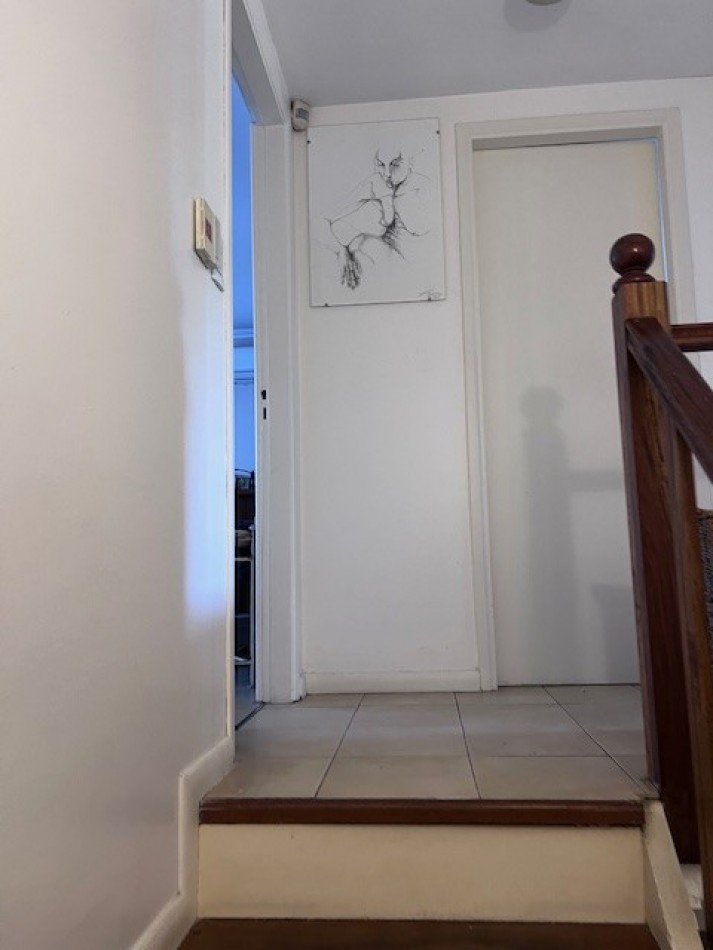VENTA EN ZONA LOS PINARES, HERMOSO CHALET DE 4 DORMITORIOS, GARAGE, QUINCHO PARQUE Y PISCINA, IMPECABLE ESTADO Y CALIDAD
