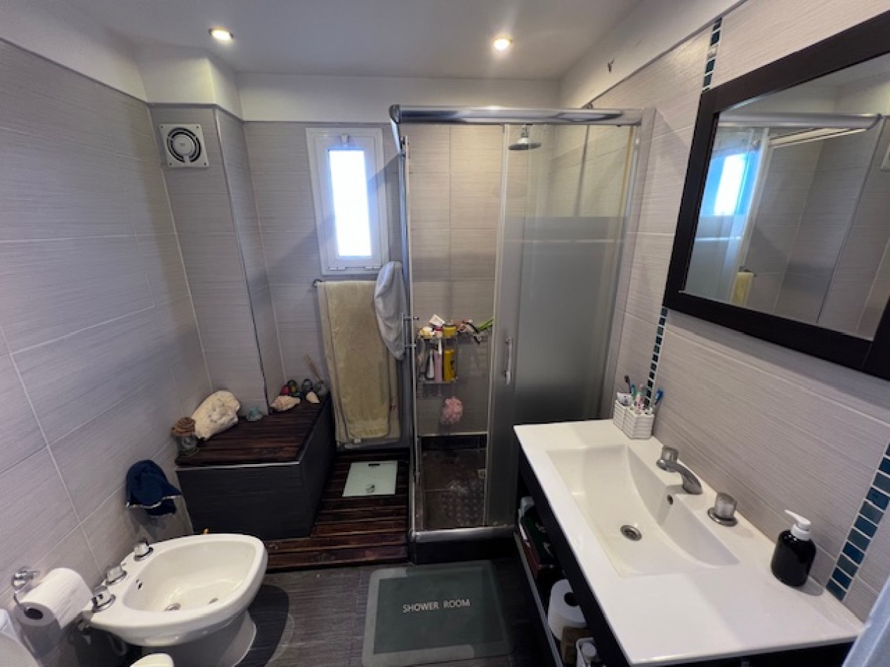 VENTA EN ZONA LOS PINARES, HERMOSO CHALET DE 4 DORMITORIOS, GARAGE, QUINCHO PARQUE Y PISCINA, IMPECABLE ESTADO Y CALIDAD