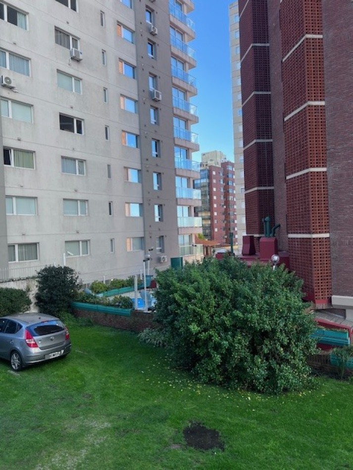 VENTA HERMOSO PISO 3 AMB. CON DEPENDENIAS, TERRAZA PROPIA Y COCHERA, LOMAS DE STELLA MARIS