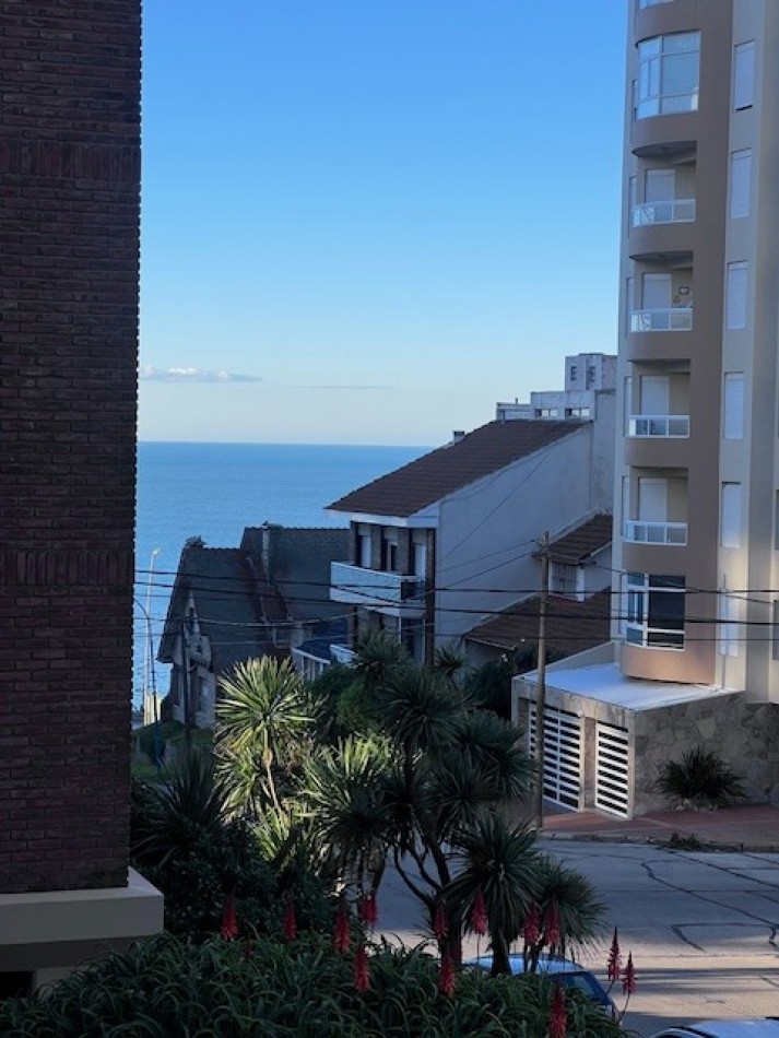 VENTA HERMOSO PISO 3 AMB. CON DEPENDENIAS, TERRAZA PROPIA Y COCHERA, LOMAS DE STELLA MARIS