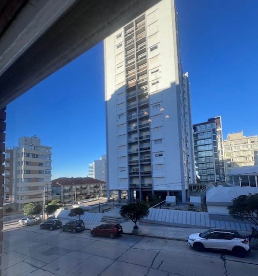 VENTA HERMOSO PISO 3 AMB. CON DEPENDENIAS, TERRAZA PROPIA Y COCHERA, LOMAS DE STELLA MARIS