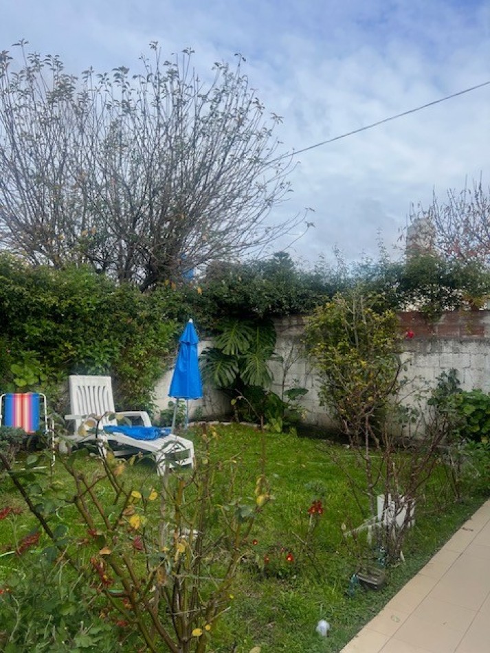 venta chalet en mar del plata, cercano a barrio santa Monica, 3 amb. con parque, garaje y trotadora varios autos.