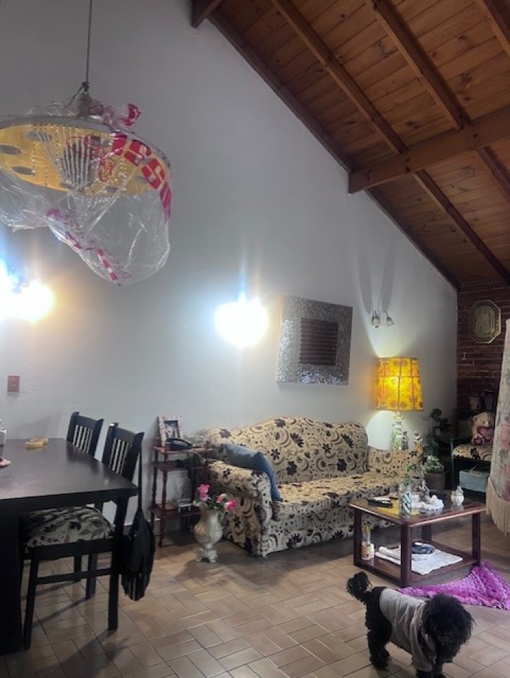 venta chalet en mar del plata, cercano a barrio santa Monica, 3 amb. con parque, garaje y trotadora varios autos.
