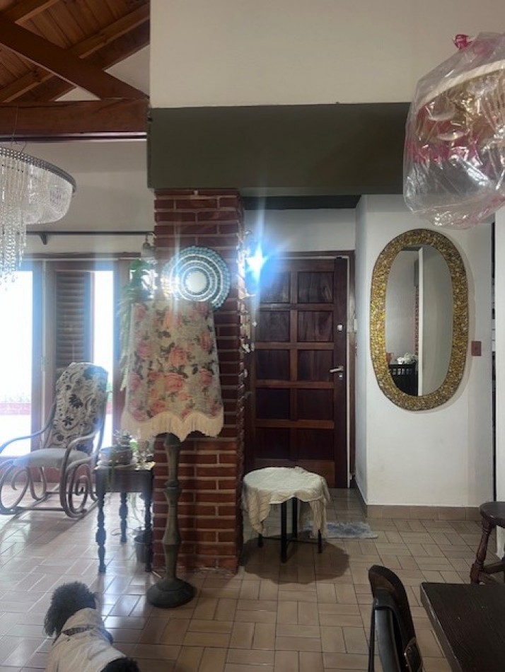 venta chalet en mar del plata, cercano a barrio santa Monica, 3 amb. con parque, garaje y trotadora varios autos.