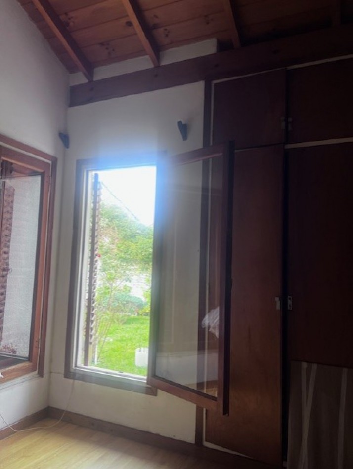 venta chalet en mar del plata, cercano a barrio santa Monica, 3 amb. con parque, garaje y trotadora varios autos.