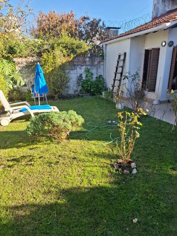 venta chalet en mar del plata, cercano a barrio santa Monica, 3 amb. con parque, garaje y trotadora varios autos.