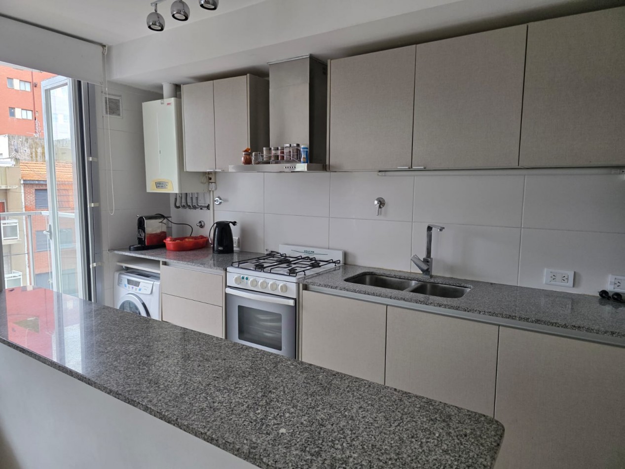 venta Mar del Plata, 2 amb. con cochera a metros del mar, excelente opcion !!! IM - PER - DI - BLE !1!!