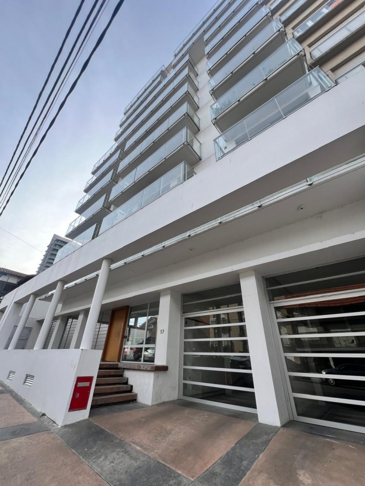 venta Mar del Plata, 2 amb. con cochera a metros del mar, excelente opcion !!! IM - PER - DI - BLE !1!!
