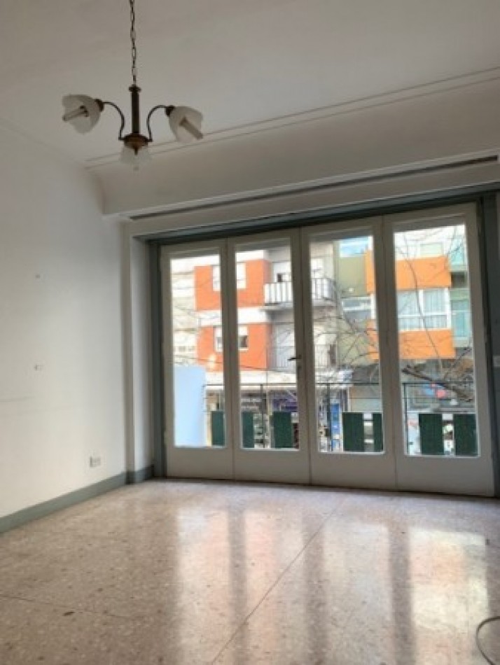 DEPARTAMENTO PISO CON PATIO, MAS BAULERA EN ALQUILER