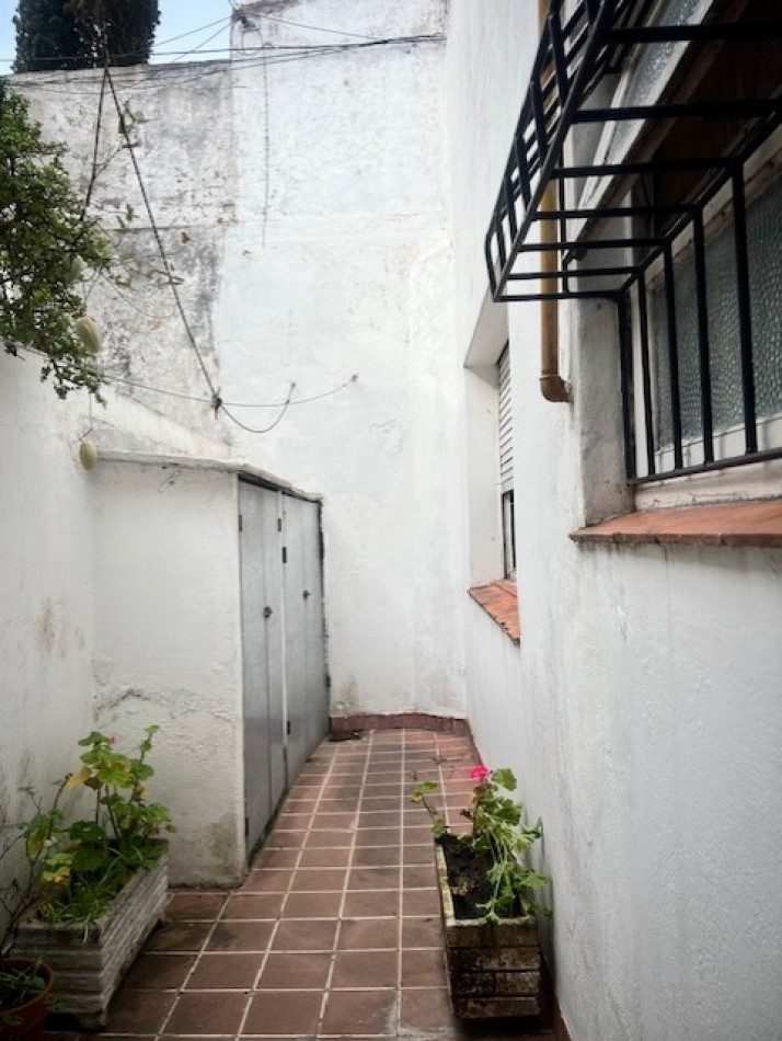 VENTA MAR DEL PLATA, APTO CREDITO !!! BARRIO SAN JOSE, PH, PLANTA ALTA CON BALCON, 3 COMODOS AMBIENTES  CON COCINA COMEDOR  Y PATIO, 