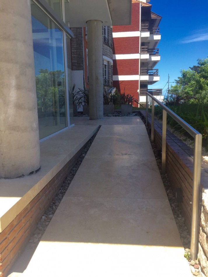 DEPARTAMENTO 3 AMB. CON COCHERA VISTA PLENA AL GOLF CLUB MDP Y MAR,  BALCON CORRIDO PERIMETRAL, SOFIA IV
