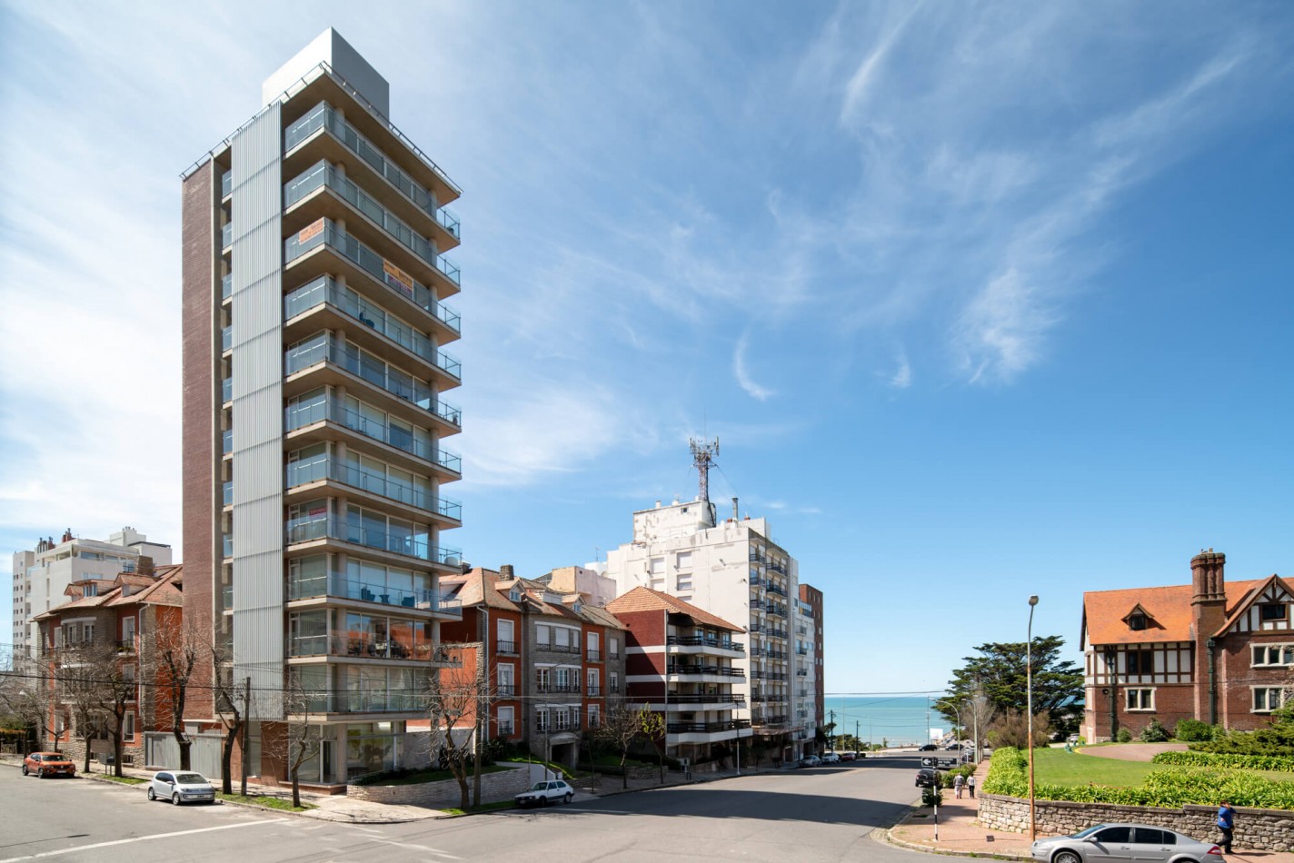 DEPARTAMENTO 3 AMB. CON COCHERA VISTA PLENA AL GOLF CLUB MDP Y MAR,  BALCON CORRIDO PERIMETRAL, SOFIA IV