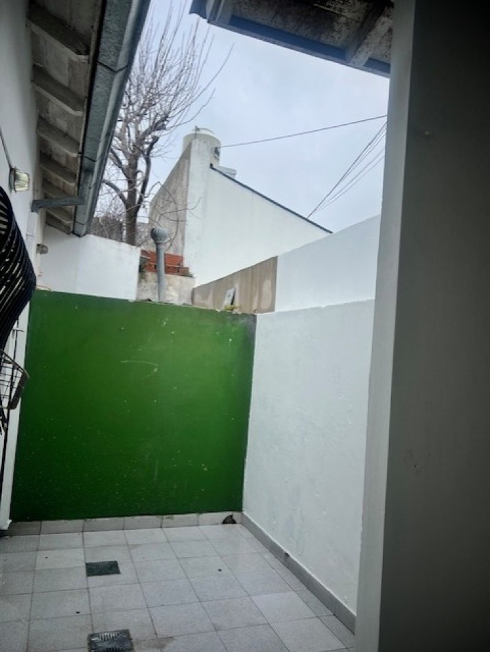 ALQUILER 24 MESES, MAR DEL PLATA, PH DE DOS AMB, CON PATIO, AL FRENTE EN P.B. EXCELENTE ZONA
