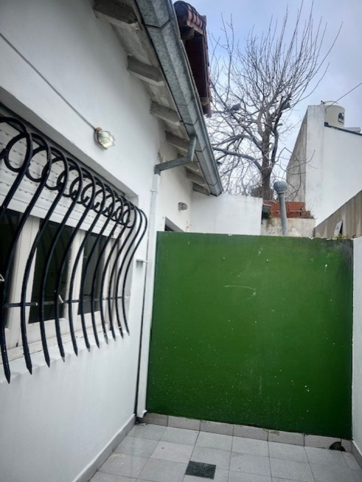 ALQUILER 24 MESES, MAR DEL PLATA, PH DE DOS AMB, CON PATIO, AL FRENTE EN P.B. EXCELENTE ZONA