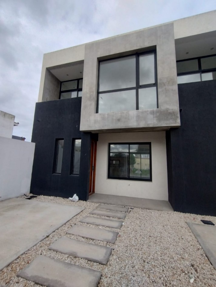 VENTA DE DUPLEX  !!!!! ACTUALIZADO PRECIO DE ESTE  HERMOSOS DUPLEX, A POCAS  CUADRAS DEL MAR,  ZONA SUR DE MDP, 3 COMODOS AMBIENTES, DISENO MODERNO, VELO !!!