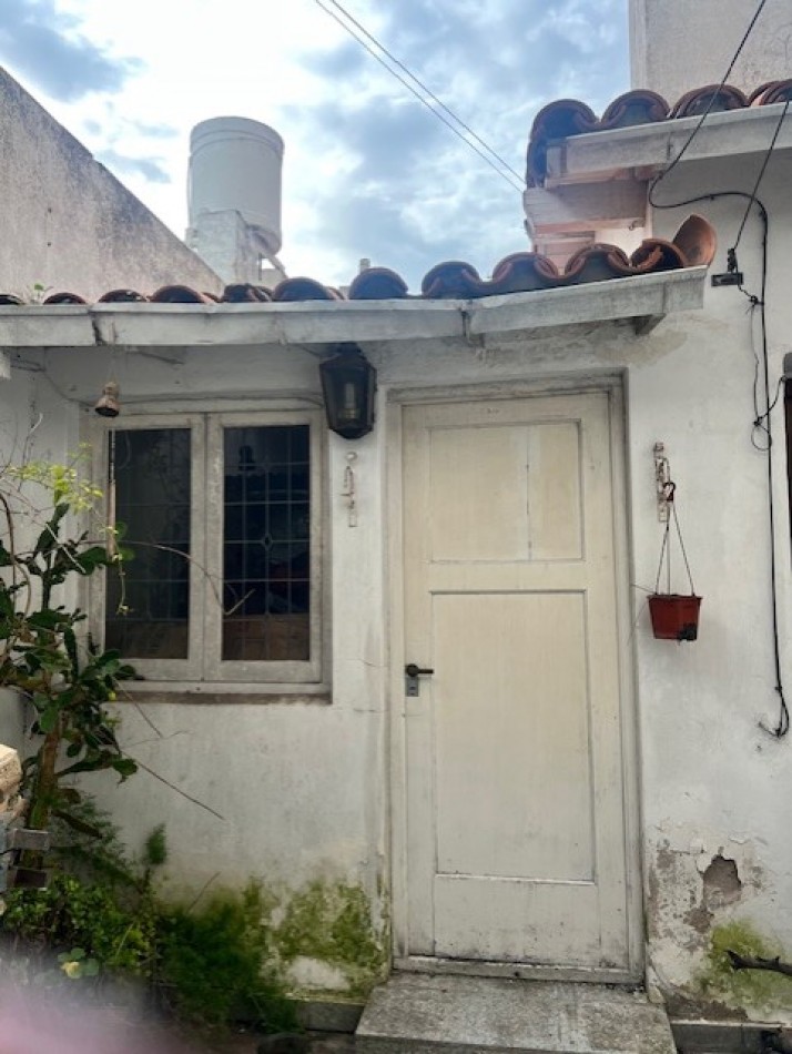 VENTA PH 3 AMB.  CON GARAJE Y PATIO, RAWSON Y CORDOBA, A RECICLAR !!!! INVERSORES !!!!
