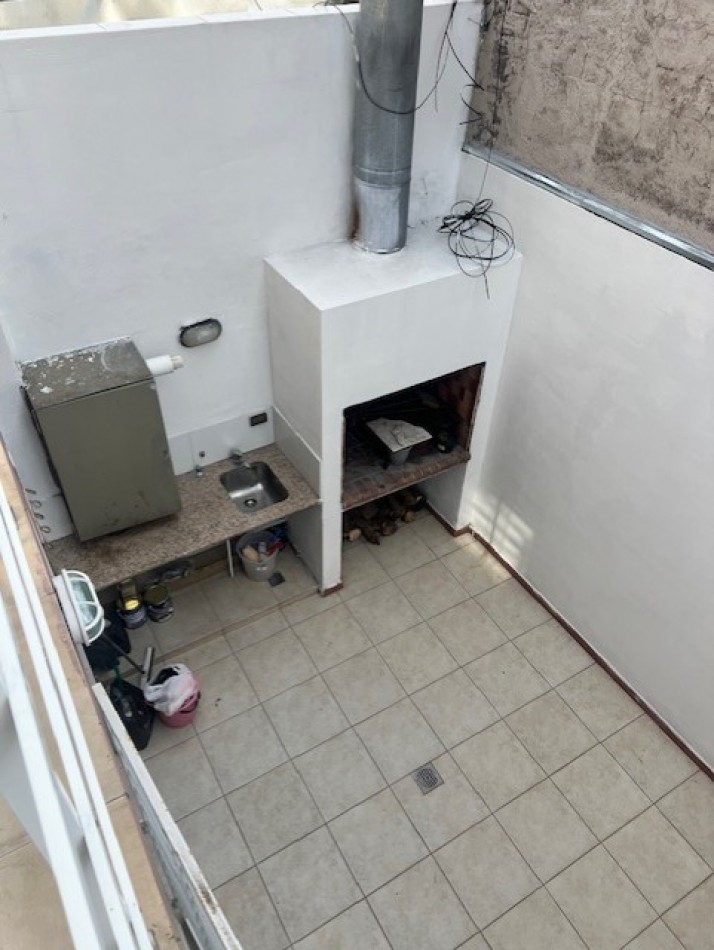 HERMOSO  DUPLEX EN ALQUILER  POR 24 MESES EN MAR DEL PLATA.   3 AMB. ENTRADA DE AUTO , PATIO Y BALCON 