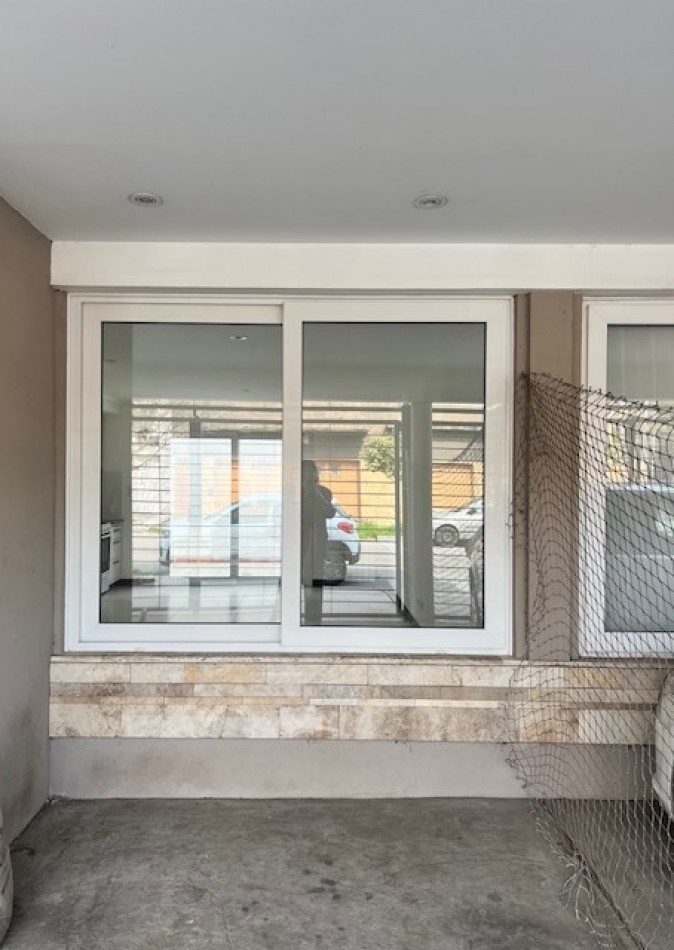 HERMOSO  DUPLEX EN ALQUILER  POR 24 MESES EN MAR DEL PLATA.   3 AMB. ENTRADA DE AUTO , PATIO Y BALCON 