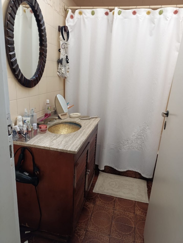 ALQUILER 24 MESES, ZONA SAN JOSE, CHALET DE 3 AMB. CON GARAJE Y PATIO.