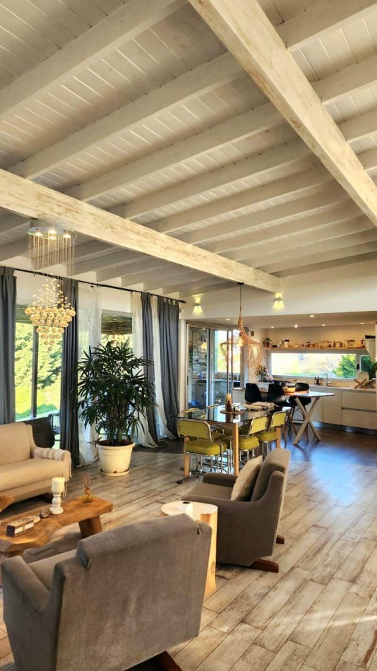 venta RUMENCO corte  moderno,  excelente diseño,  gusto y confort, parque, piscina climatizada, galeria cubierta, bauleras de guardado, entrada para varios autos, optima eleccion !!!!