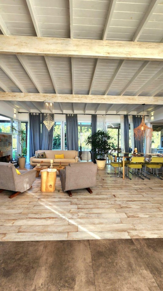 venta RUMENCO corte  moderno,  excelente diseño,  gusto y confort, parque, piscina climatizada, galeria cubierta, bauleras de guardado, entrada para varios autos, optima eleccion !!!!