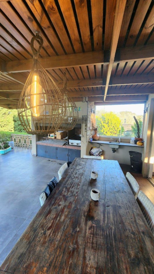 venta RUMENCO corte  moderno,  excelente diseño,  gusto y confort, parque, piscina climatizada, galeria cubierta, bauleras de guardado, entrada para varios autos, optima eleccion !!!!