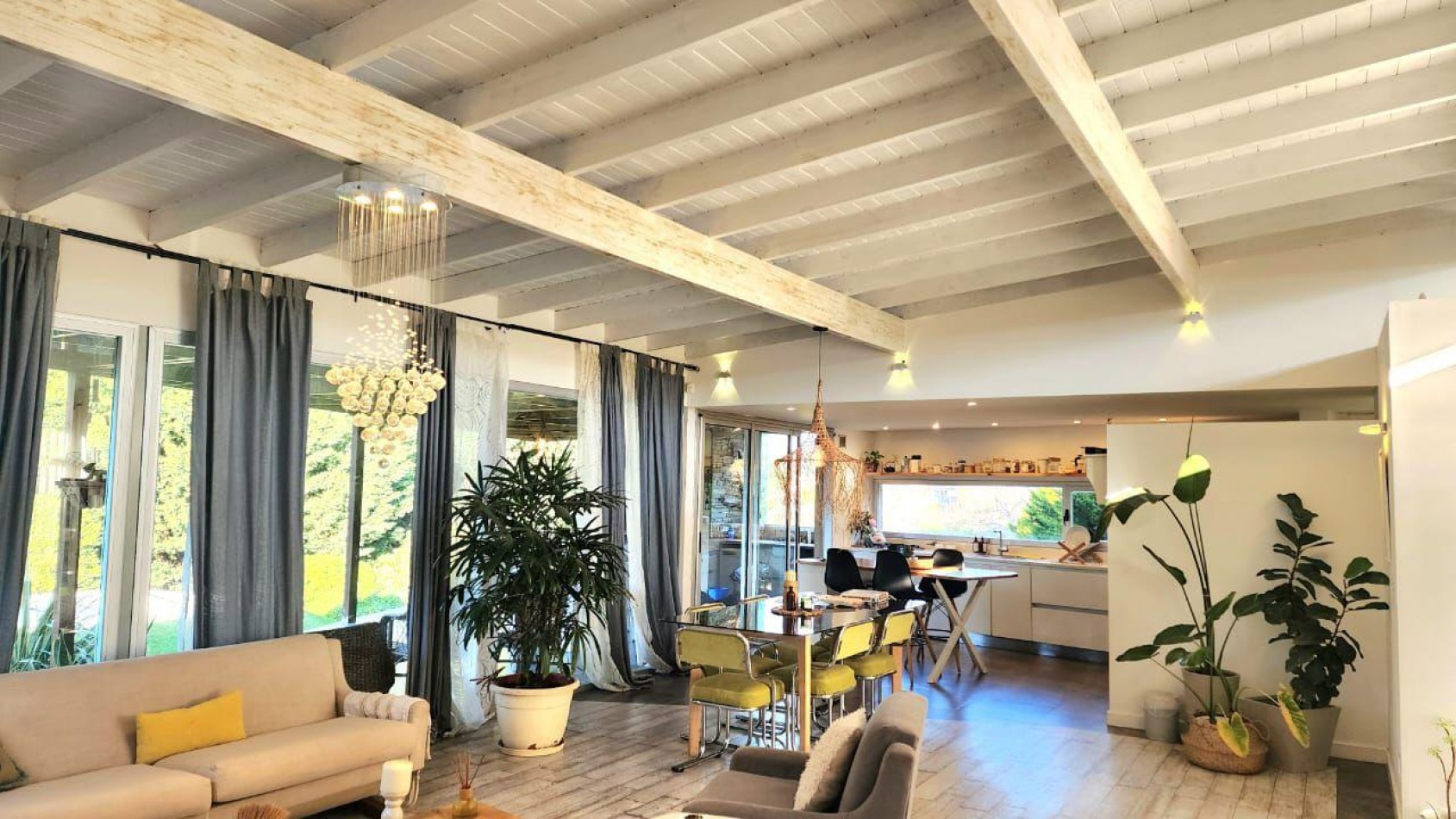 venta RUMENCO corte  moderno,  excelente diseño,  gusto y confort, parque, piscina climatizada, galeria cubierta, bauleras de guardado, entrada para varios autos, optima eleccion !!!!