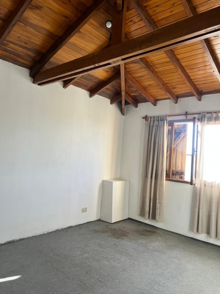 ALQUILER PH DE 3 AMB. EN SEGUNDO PISO POR ESCALERA, BARRIO BDO. RIVADAVIA