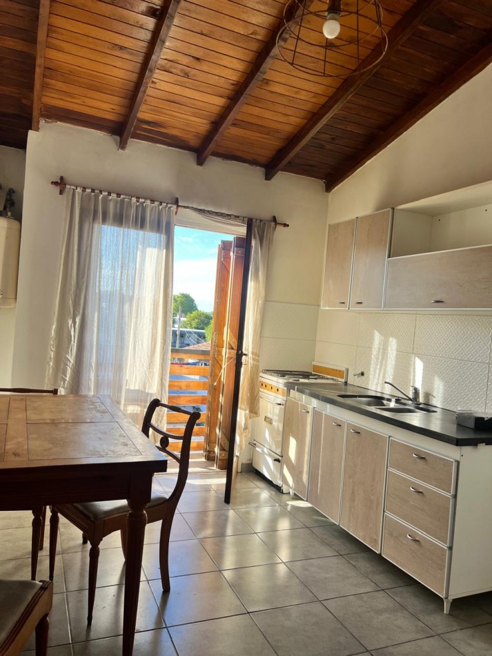 ALQUILER PH DE 3 AMB. EN SEGUNDO PISO POR ESCALERA, BARRIO BDO. RIVADAVIA