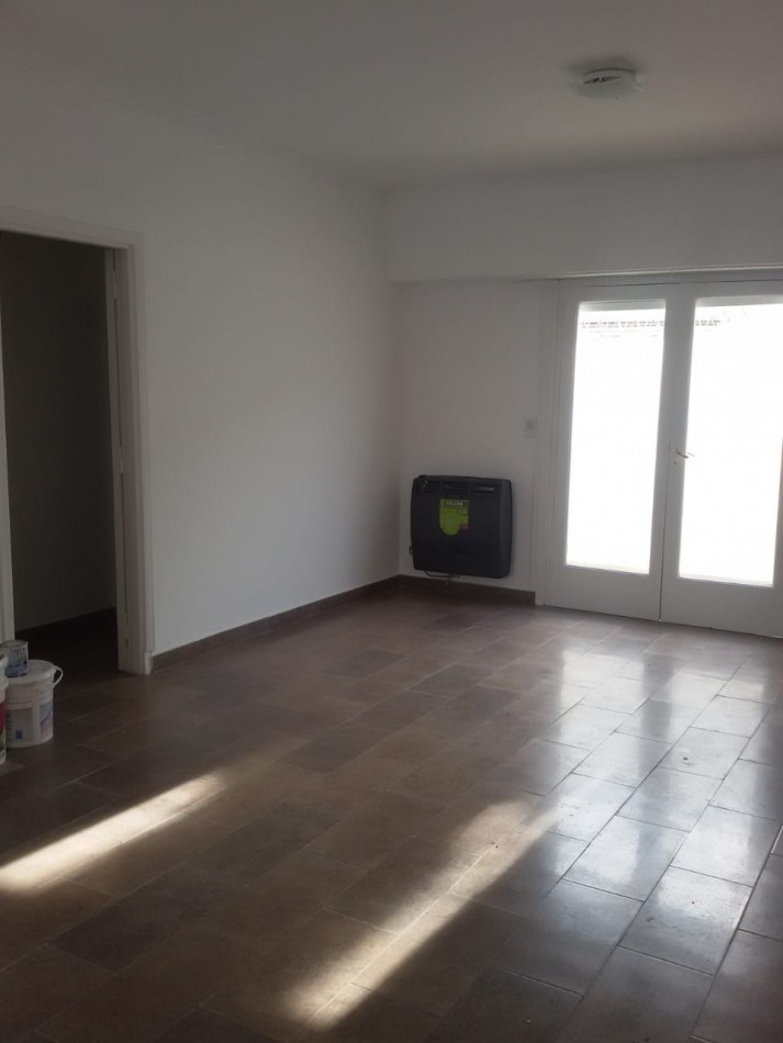 MAR DEL PLATA, ALQUILER 24 MESES, BARRIO SAN JOSE, PH DE 3 AMB. CON DOS PATIECITOS, 