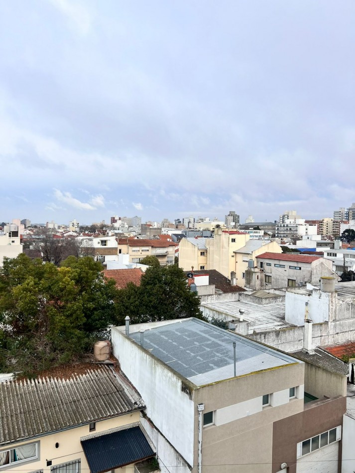 ALQUILER 24 MESES, MAR DEL PLATA,  ZONA CHAUVIN, 3 AMB. AL  FRENTE CON BALCON Y COCHERA