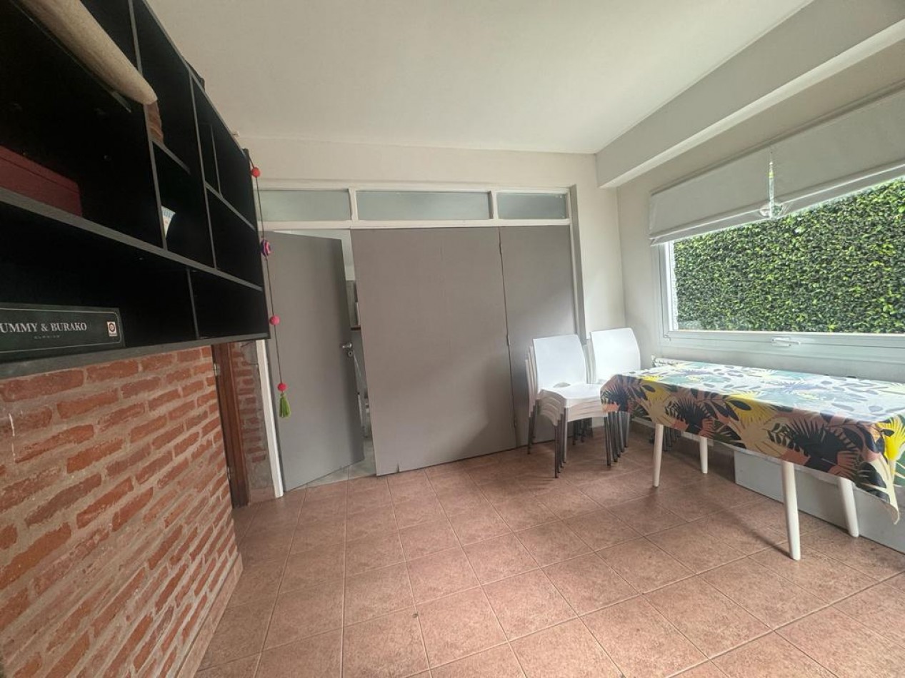 MAR DEL PLATA ALQUILER, ANUAL, IMPORTANTE CHALET DE 5 AMB. CON PARQUE Y PISCINA
