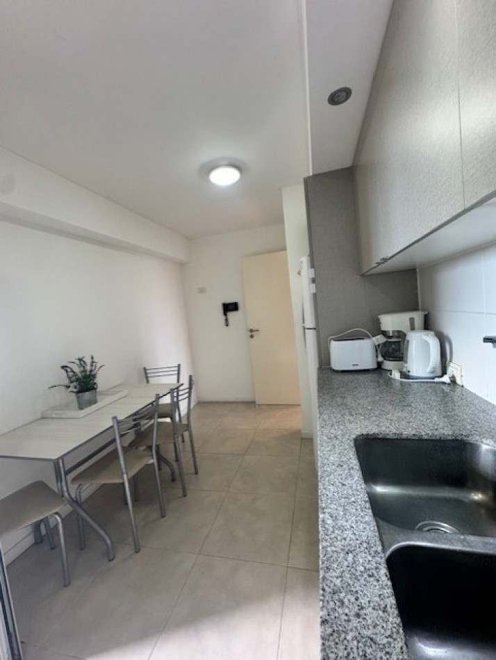 DEPARTAMENTO 3 AMBIENTES EN VENTA  EN  PLAYA  CHICA, MODERNO Y CON VISTA AL  MAR