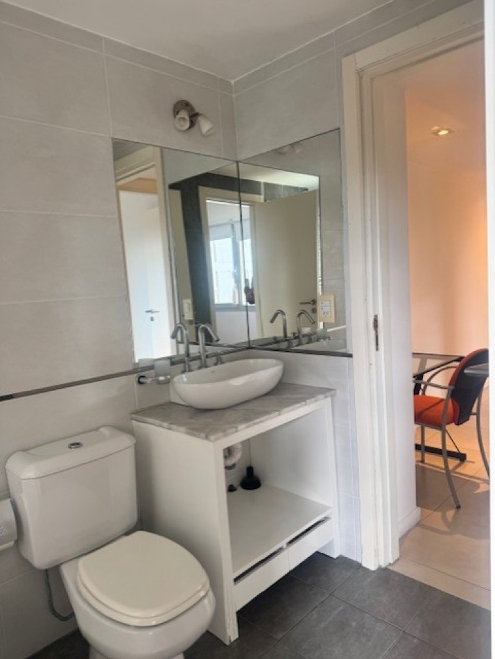 DEPARTAMENTO 3 AMBIENTES EN VENTA  EN  PLAYA  CHICA, MODERNO Y CON VISTA AL  MAR