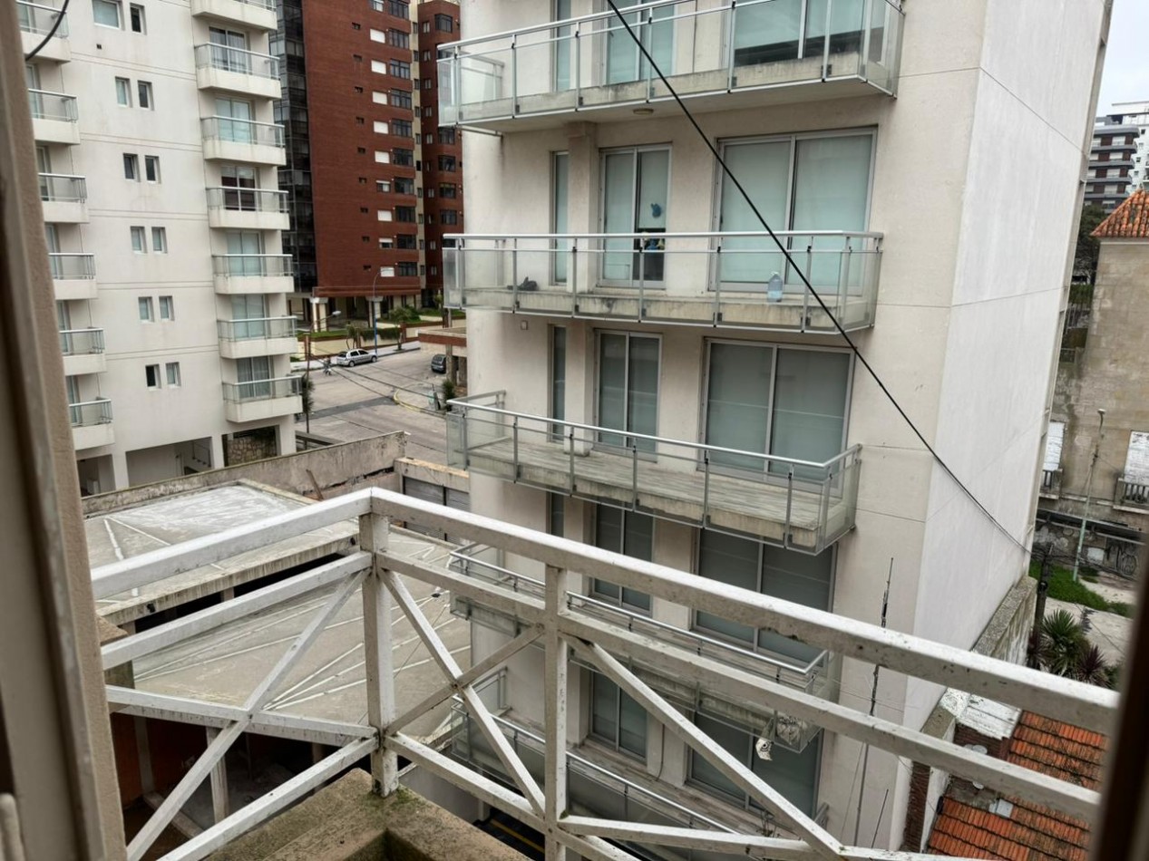 DEPARTAMENTO 4 AMBIENTES EN VENTA, FRENTE AL TORREON DEL MONJE