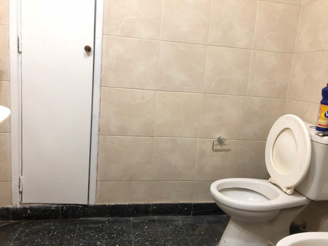 ZONA CHAUVIN ALQUILER PORFESIONAL O  COMERCIAL !!!! PH DE 3 AMB. AL FRENTE